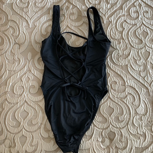 NWOT Bikini Lab Shell Yeah One Piece Swim - Picture 3 of 4